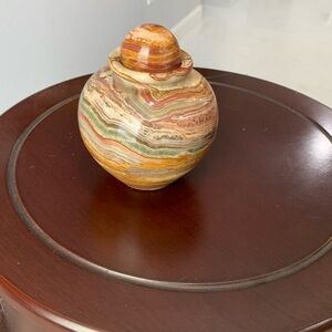 ROUND ONYX VASE
